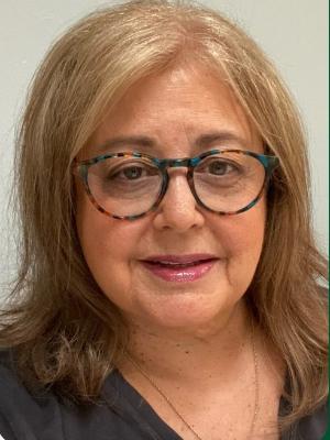 Sari Izenwasser photo